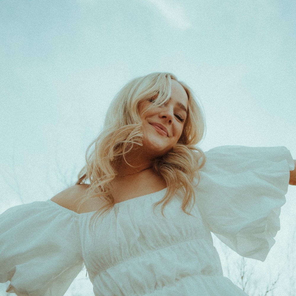 Meet your Posher, Ava